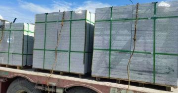 昭通 芝麻白花岗岩地铺石装车日常