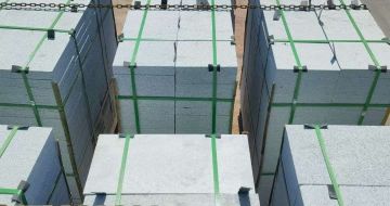 昭通 芝麻白花岗岩5公分地铺石 花岗岩厂家工厂装车日常