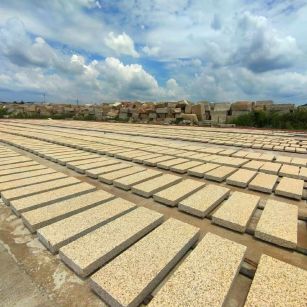 昭通 黄金麻荔枝面花岗岩石材地铺石防护中