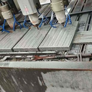 昭通 芝麻白花岗岩荔枝面盲道雕刻