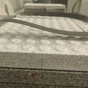 昭通 芝麻白花岗岩6.0公分荔枝面五轴加工雕刻盲点