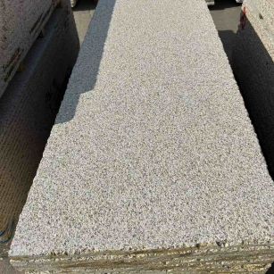 昭通 黄金麻花岗岩荔枝面毛板，半成品