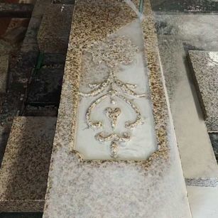 昭通 黄金麻花岗岩异形加工雕刻栏杆大柱