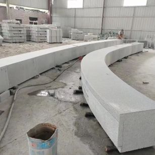 昭通芝麻白花岗岩石板材 园林光面弧形坐凳