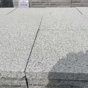 昭通 白麻花岗岩石材推荐 荔枝面地铺石