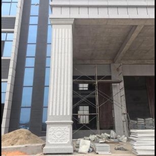 昭通 芝麻白光面花岗岩门楼大柱（罗马柱）配雕花底座