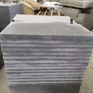 昭通 芝麻白5公分火烧地铺成品，900*400，规格可定制