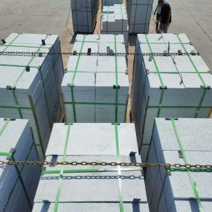 昭通 芝麻白花岗岩5公分地铺石 花岗岩厂家工厂装车日常