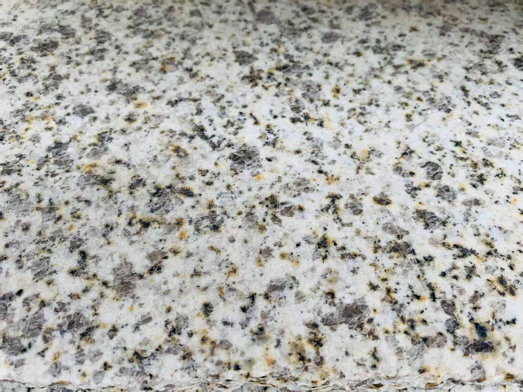 昭通 黄金麻花岗岩石材浅黄光面