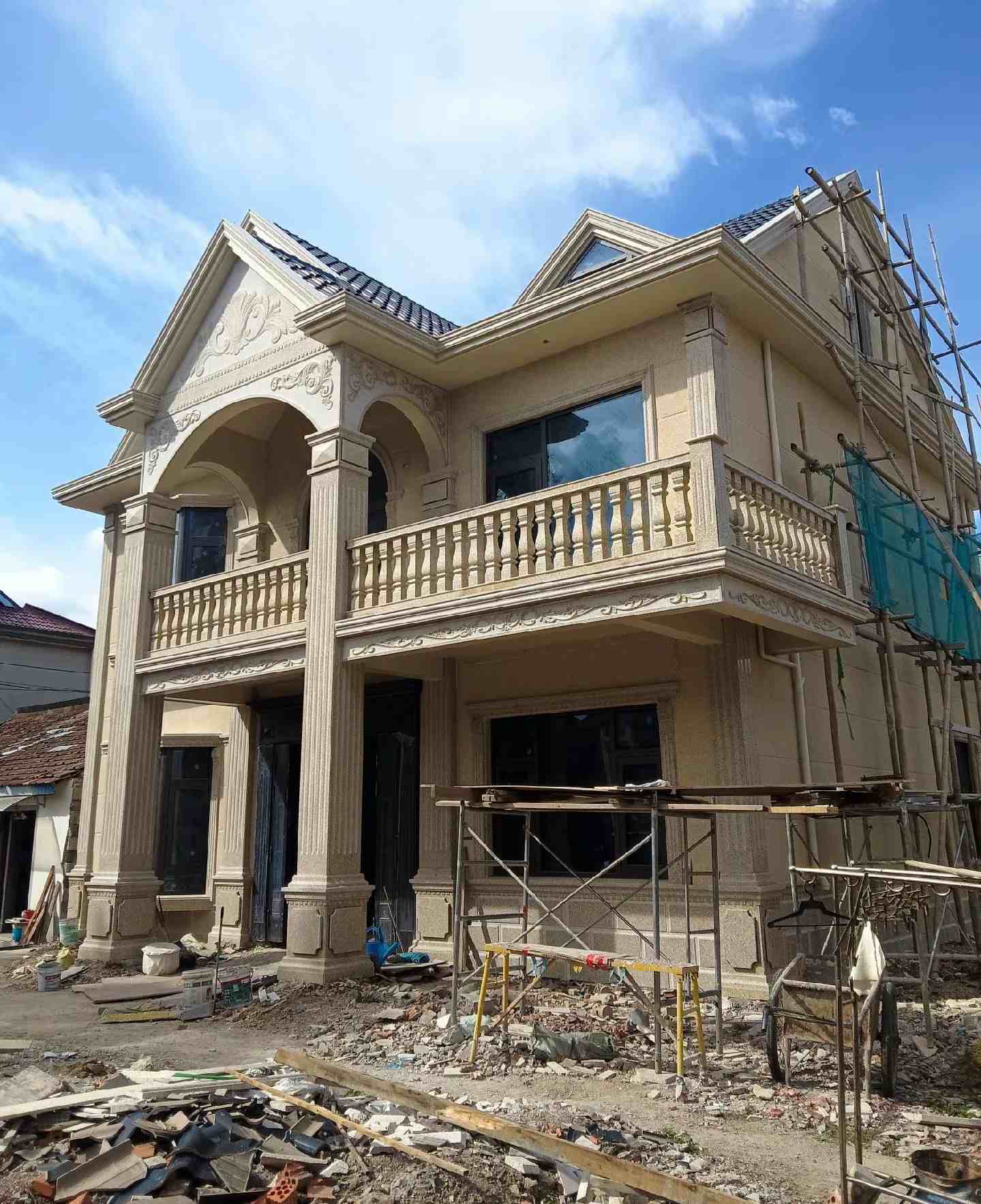 昭通 黄金麻花岗岩石材私人别墅雕花门楼柱阳台栏杆