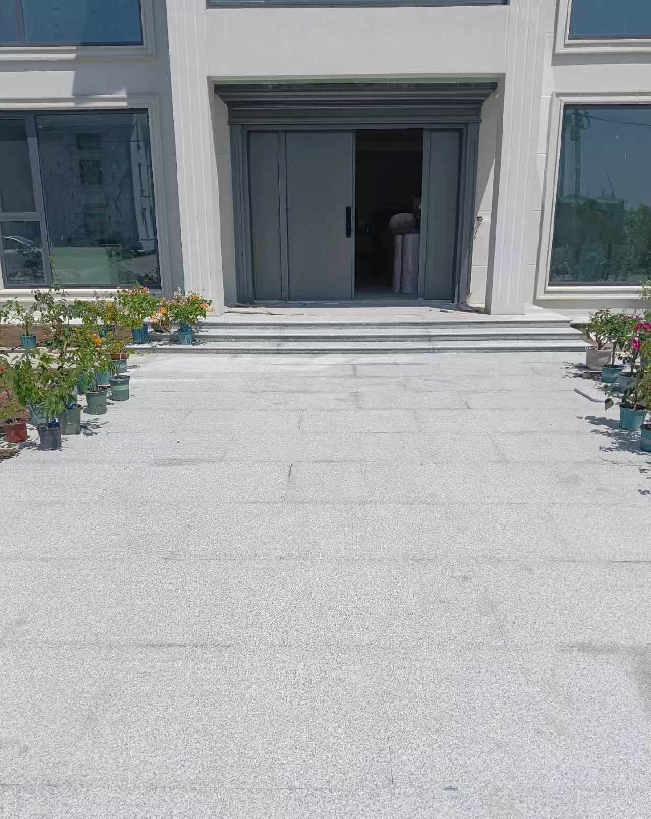 昭通 芝麻白花岗岩地铺石地面铺装