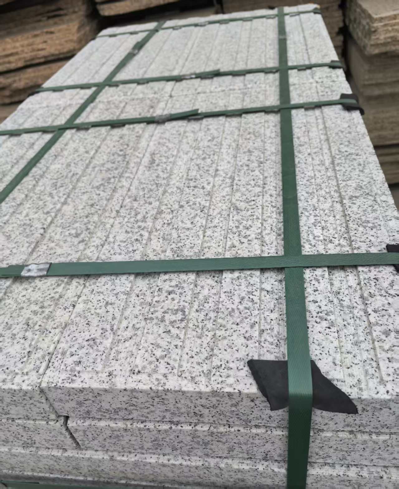 昭通 白麻花岗岩直行盲道石，盲条，地铺石