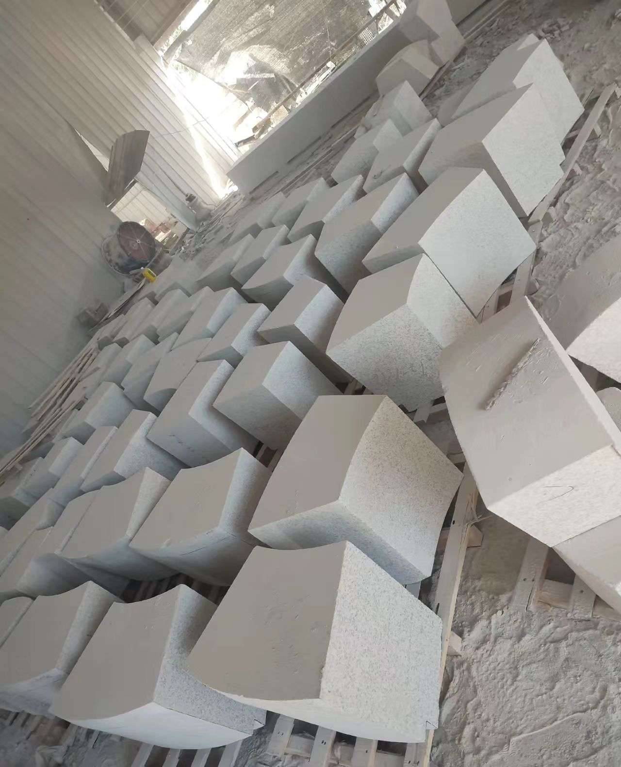 昭通 白麻花岗岩异形坐凳