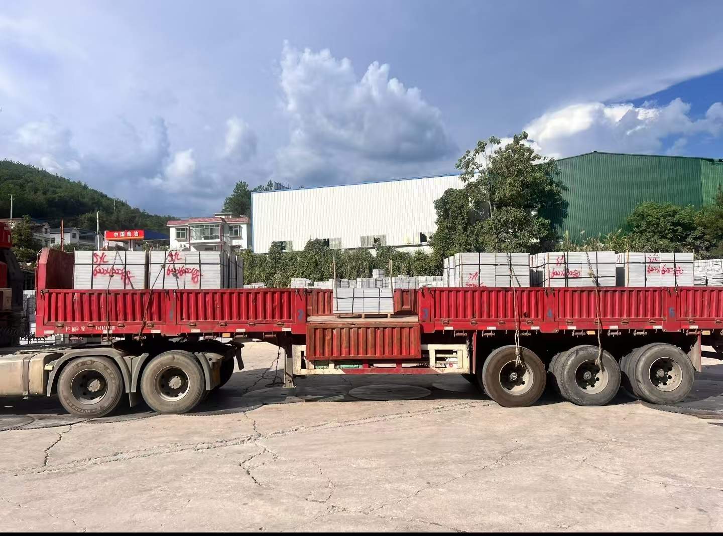 昭通 芝麻灰花岗岩地铺石出货日常