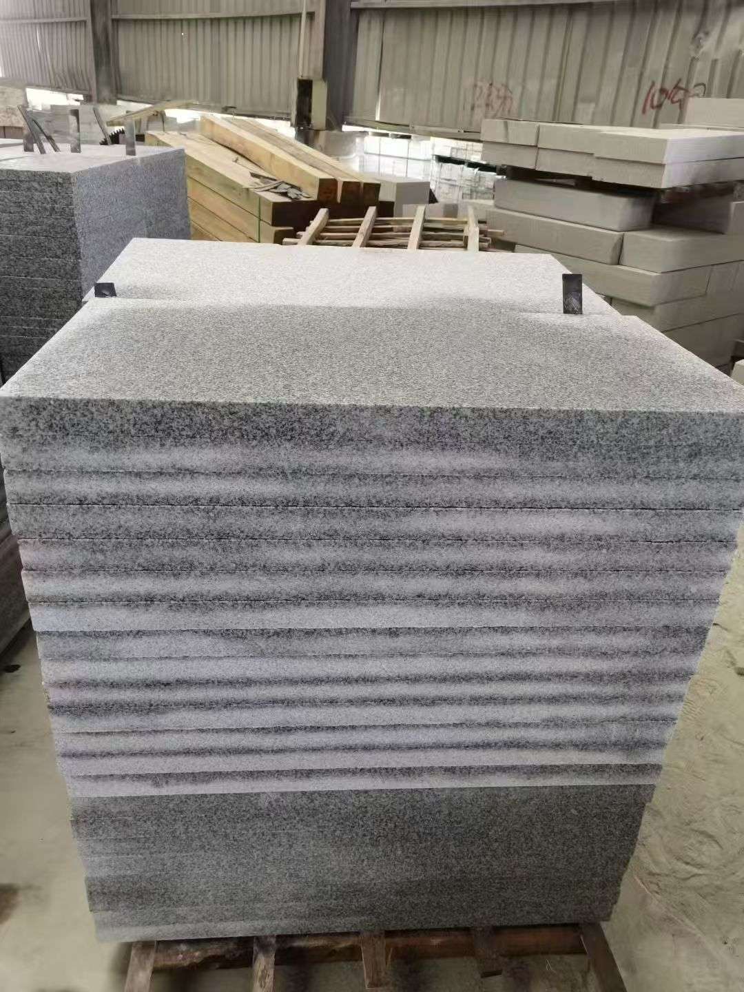 昭通 芝麻白5公分火烧地铺成品，900*400，规格可定制