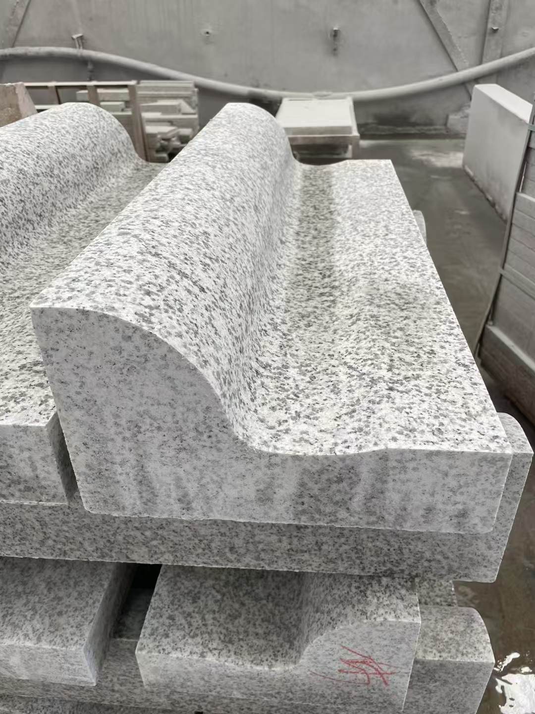 昭通 白麻花岗岩S型路沿石，路侧石，马路牙子等