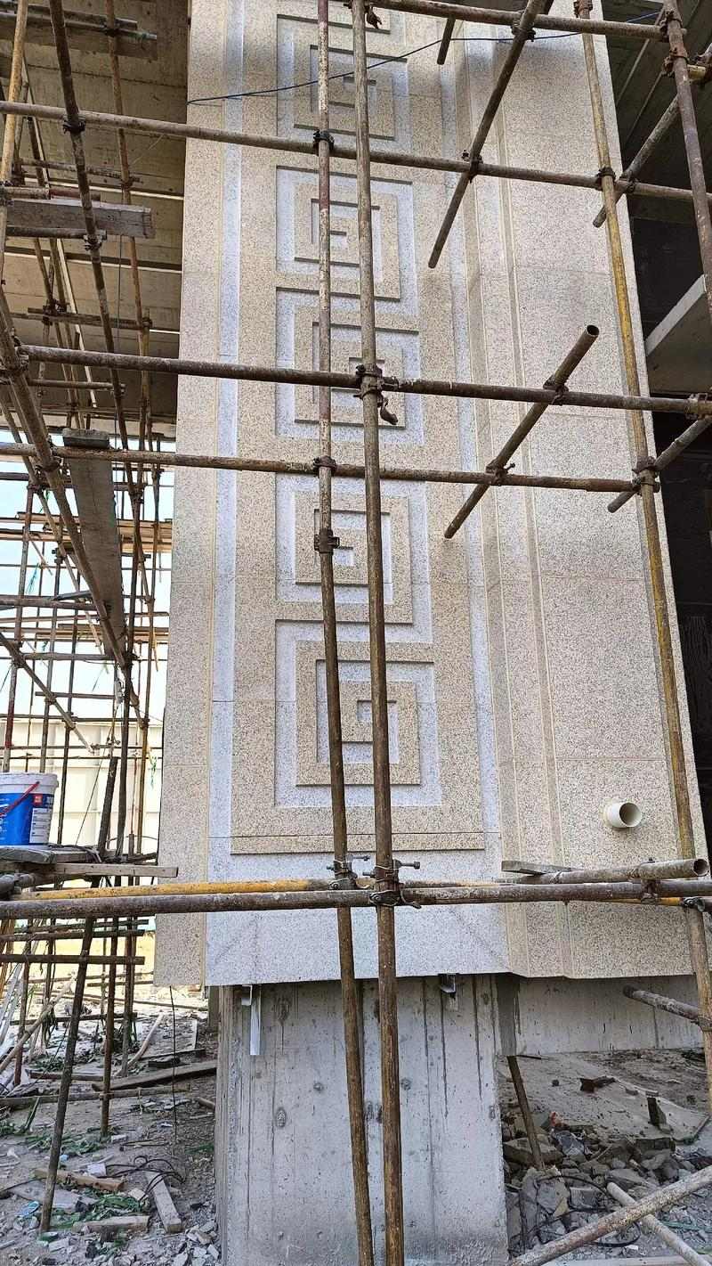 昭通 黄金麻花岗岩别墅外墙干挂回纹造型效果