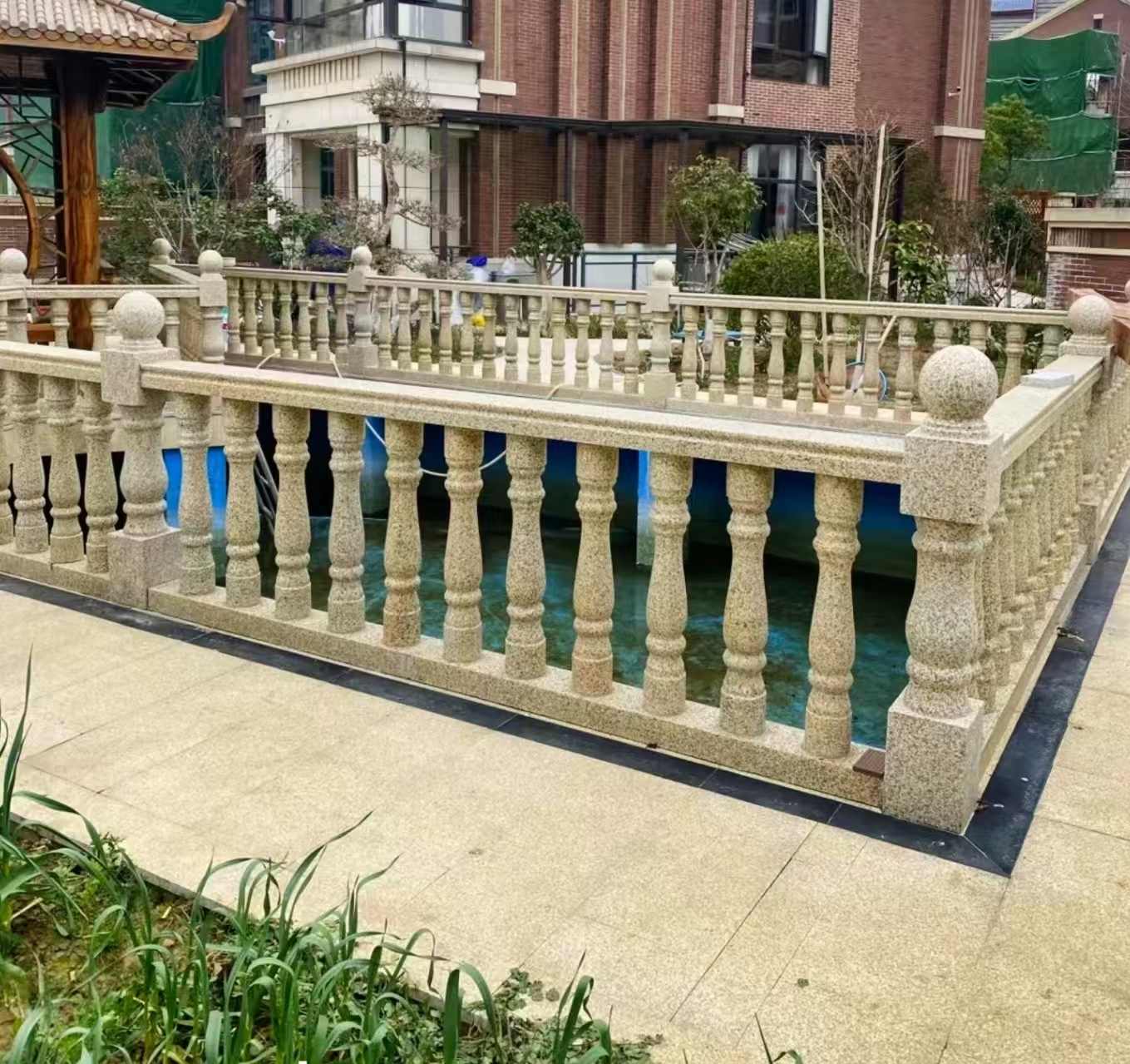 昭通黄金麻花岗岩石材栏杆，扶手，将军柱，花瓶柱