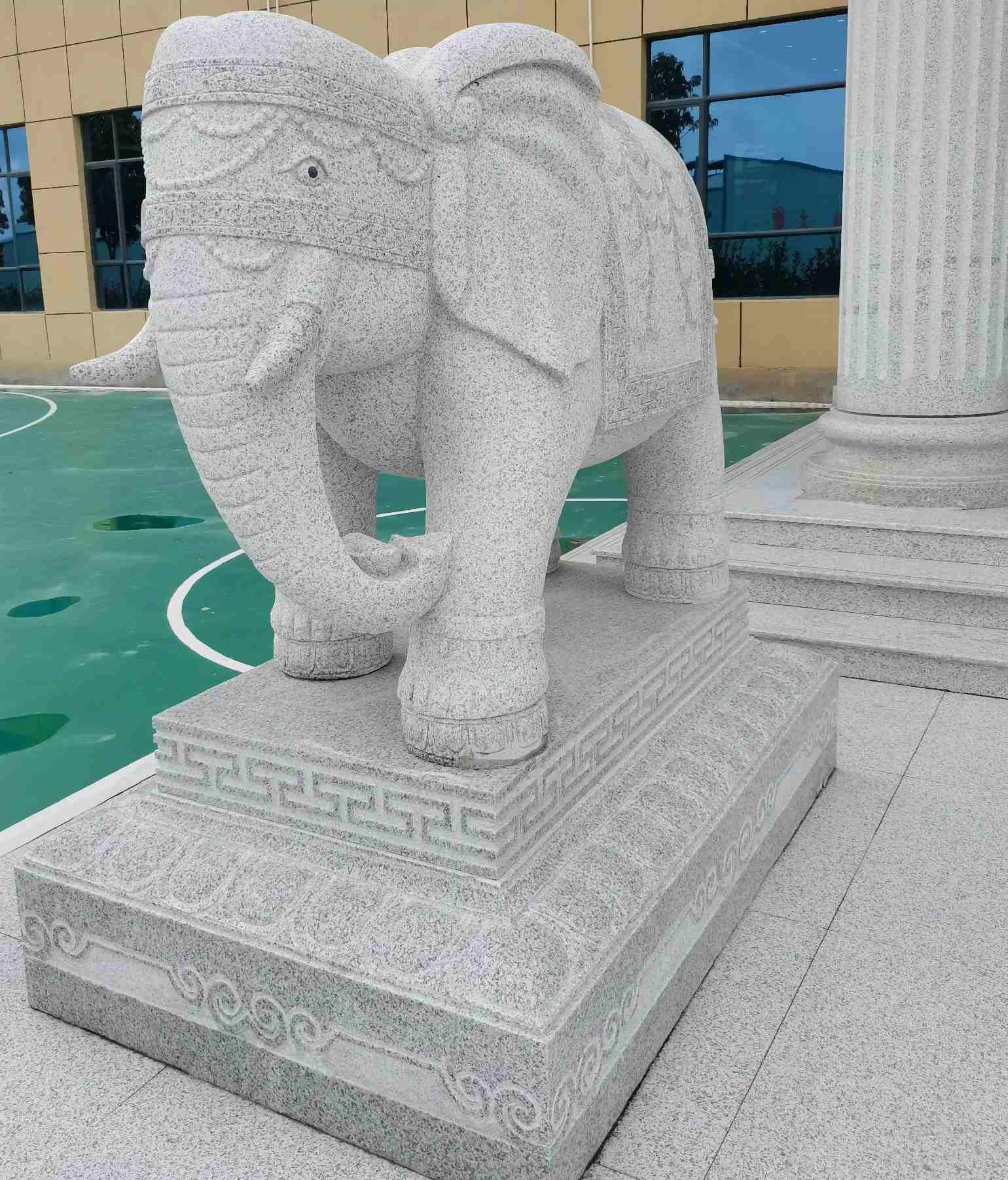 昭通 白麻花岗岩动物异形石雕-大象