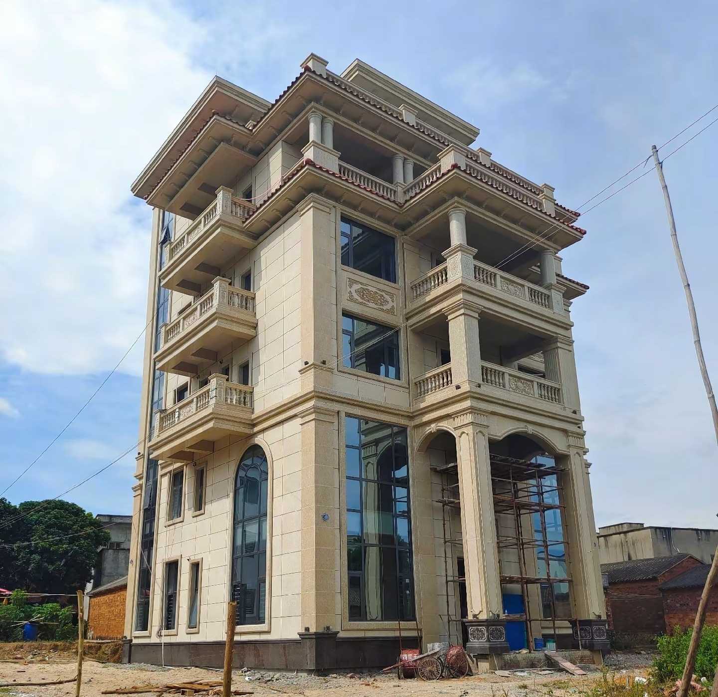 昭通 黄金麻花岗岩石材别墅外墙干挂搭配（雕花栏杆花瓶柱门楼罗马柱）