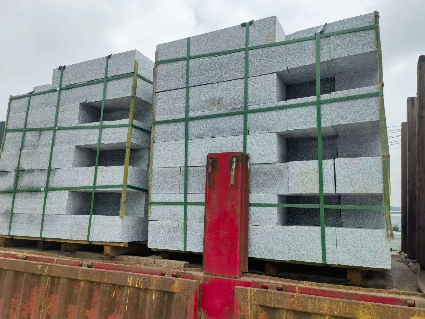 昭通 芝麻白花岗岩路沿石，平石，路侧石，马路牙子，路缘石，立缘石，平缘石等