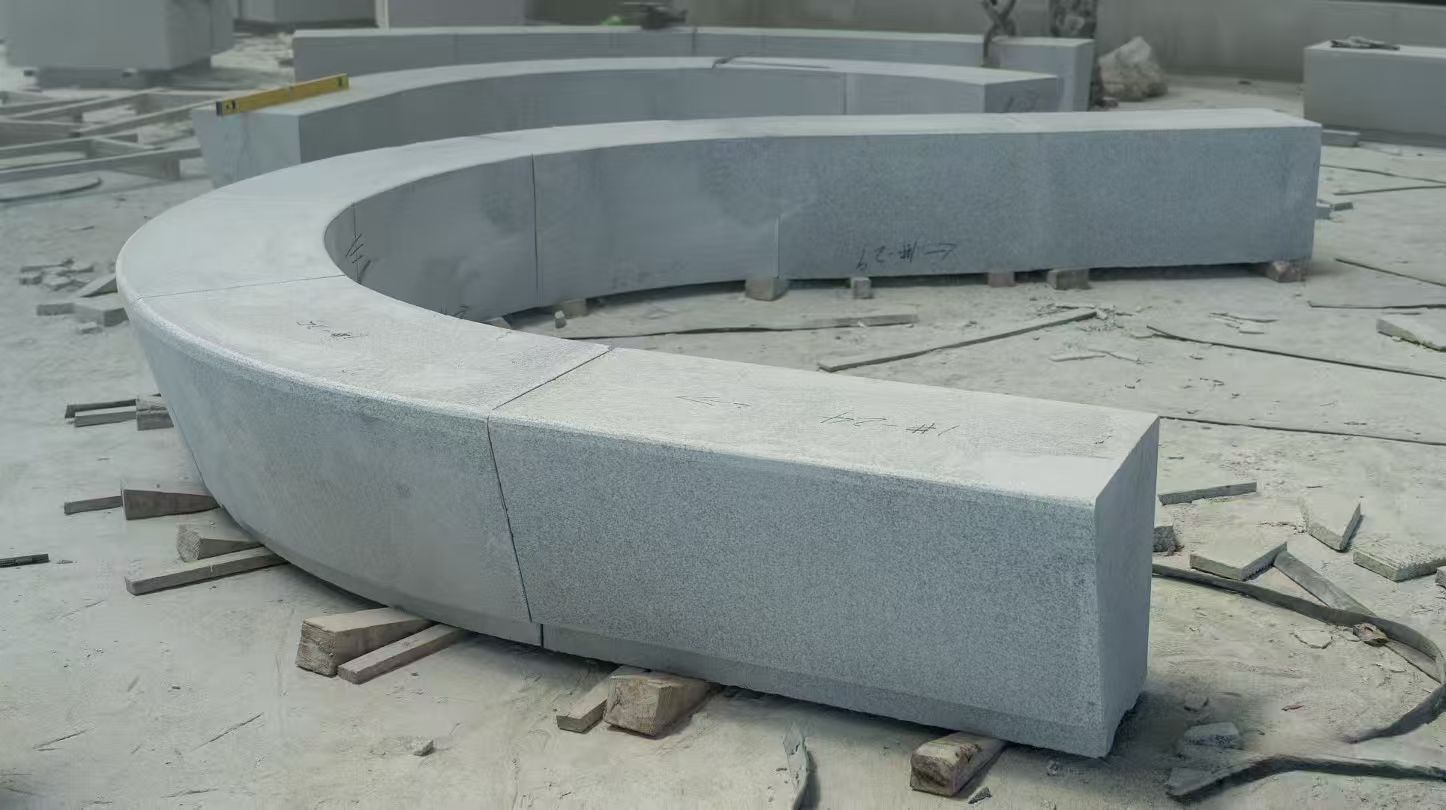 昭通 芝麻白花岗岩光面弧形坐凳